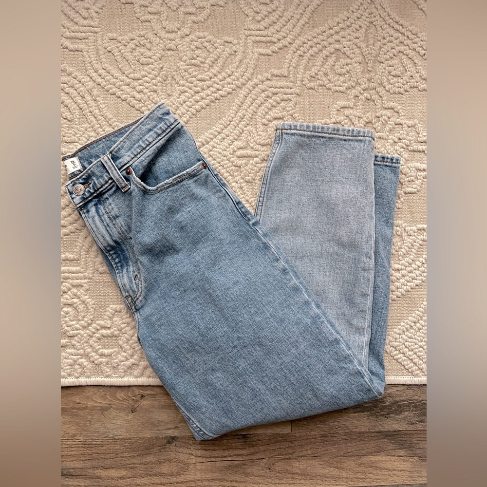 Abercrombie & Fitch two toned mom jeans. Size 28